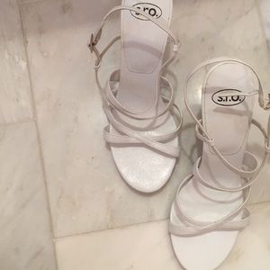 S.R.O strapped white high heels with buckle